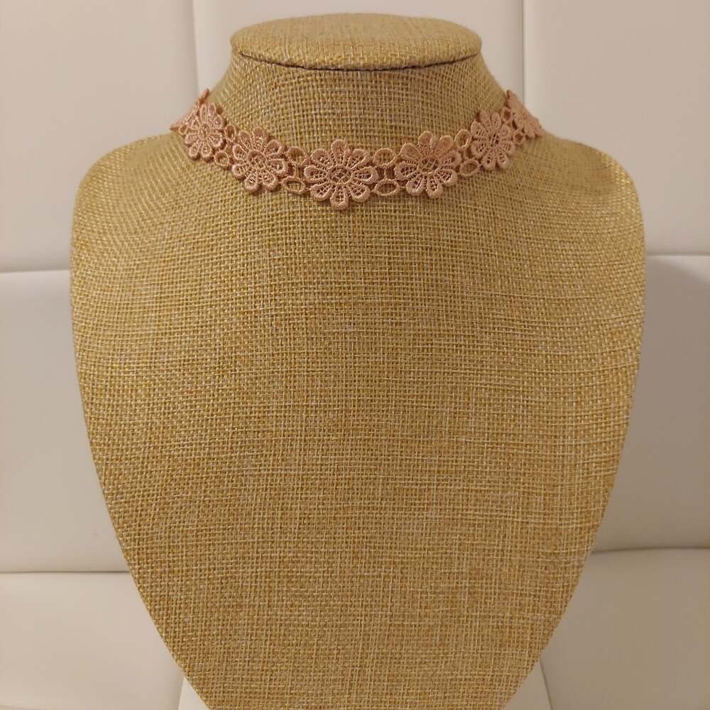 G S Silver Tone & Pink Flower Pattern 12" Choker Necklace
